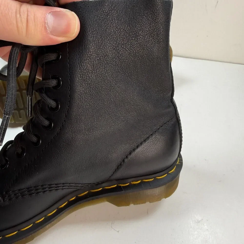 Dr Martens 1460 Pascal Black Leather 8 Eye Combat Boots Womens Size 7 AirWair
